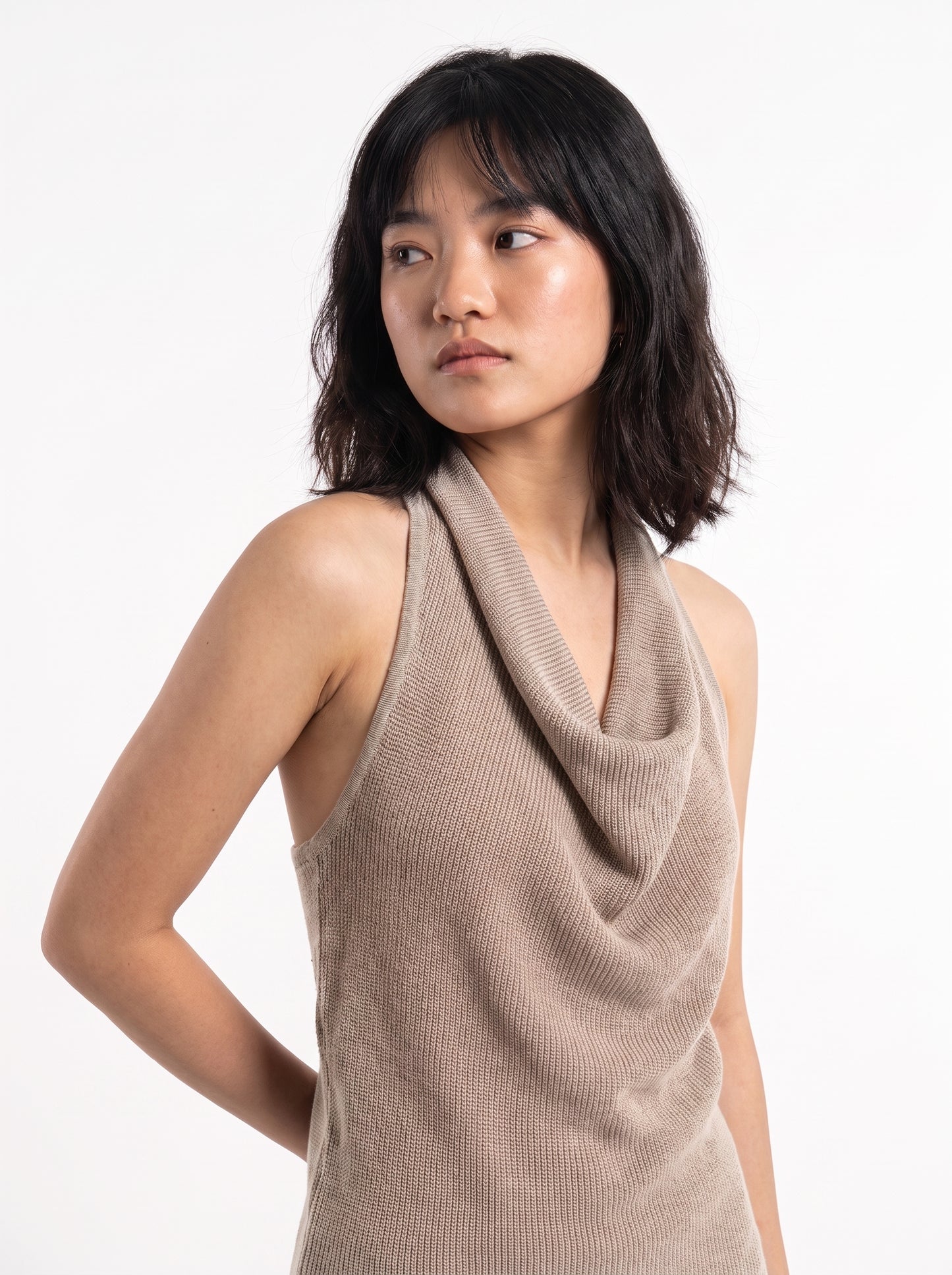 AVENU. COWL-HALTER